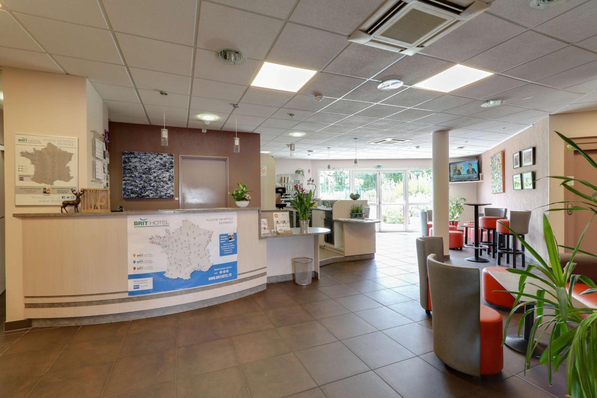 Brit Hotel Saint-Meen-Le-Grand En Broceliande Экстерьер фото