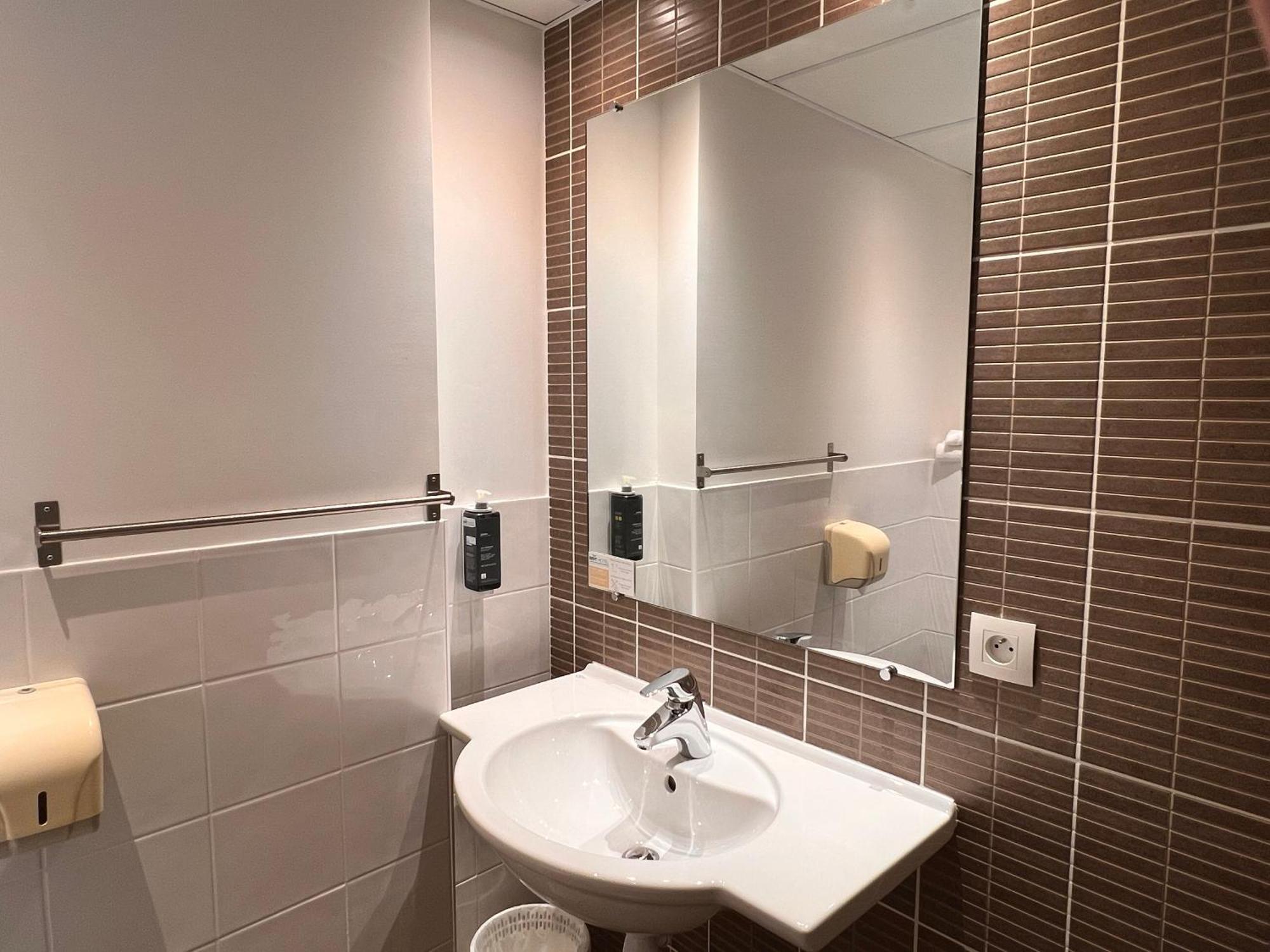Brit Hotel Saint-Meen-Le-Grand En Broceliande Экстерьер фото