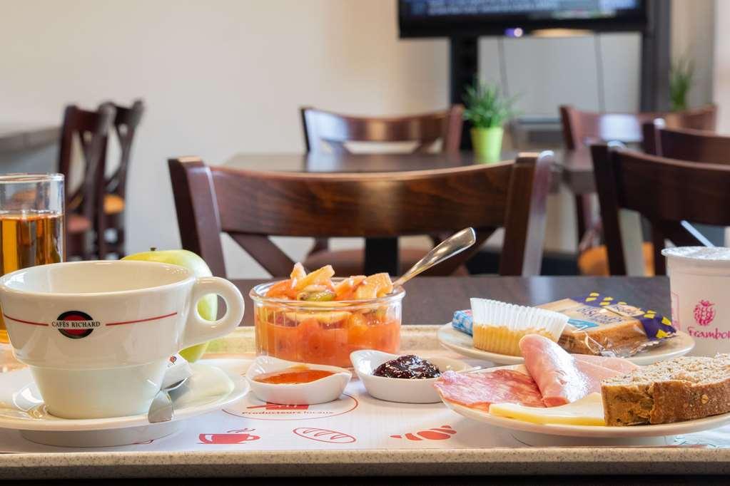 Brit Hotel Saint-Meen-Le-Grand En Broceliande Ресторан фото